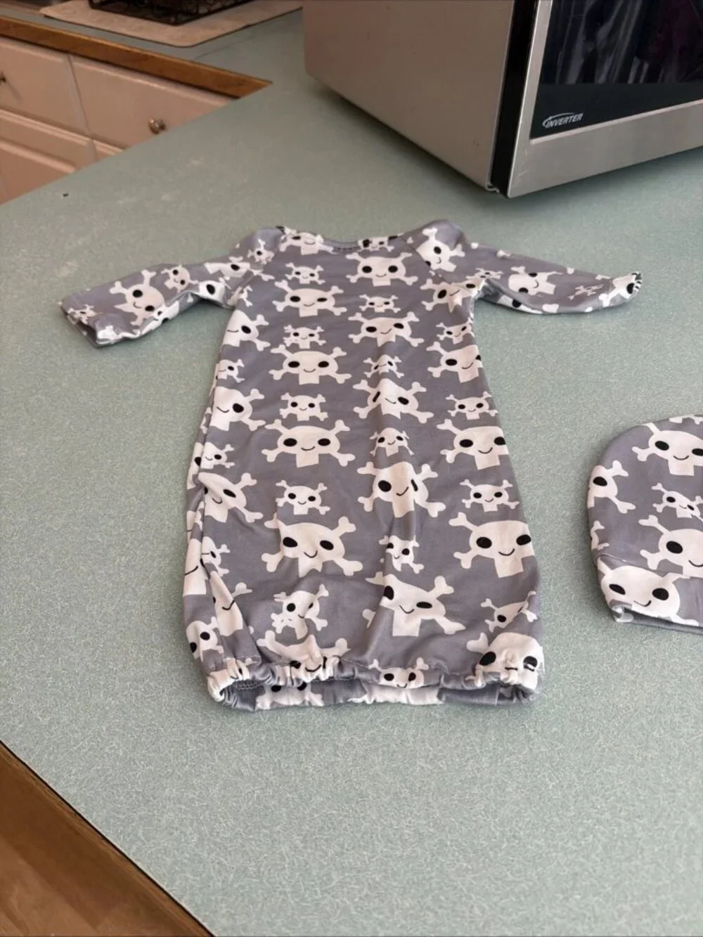 Adorable Sweetness Baby Gown & Hat Set - Playful Skull & Crossbones - Size 0-3M